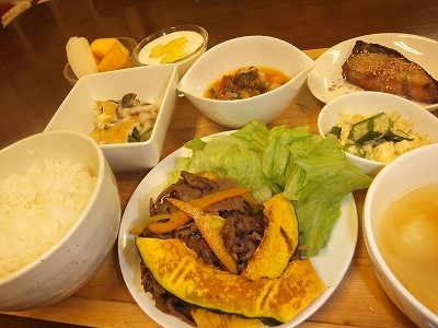 しまふく寮。よるごはん。