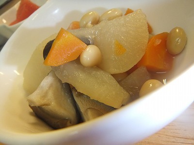 大根としいたけの中華煮。