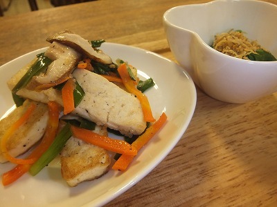 お豆腐とニラの炒め物。