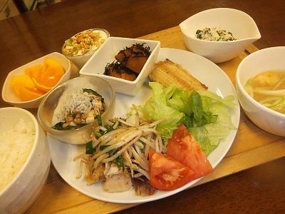 しまふく寮。よるごはん。