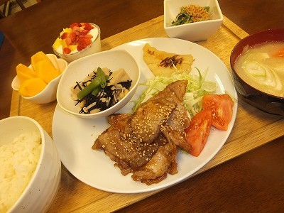しまふく寮。よるごはん。