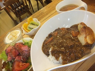 カレーライスとオーブンポテト。