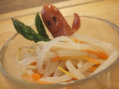 もやしとアスパラのナムル。