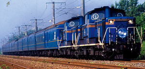 1383834134-tr017.jpg