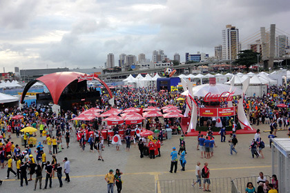 1416395885-0619-6s.jpg