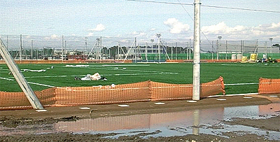 東の芝（＝東芝？）