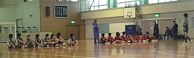手はおひざ