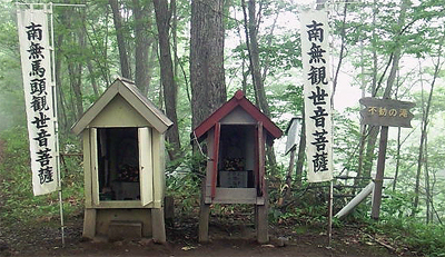 観音ぼさっと立ってる祠