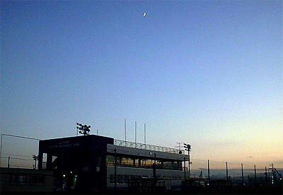 月にアポロ・・じゃなくて、雁だよな