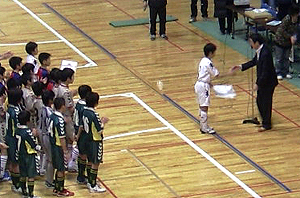 トロフィーがもらえるんじゃなかたっけ