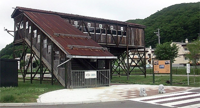 本別駅の跨線橋・・本別公園で寝てたこともあった