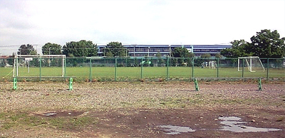 競馬場の向かい