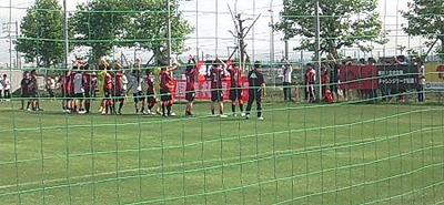右側はノルディーアのスポンサー看板ですから
