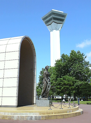聖火ランナーにも見える