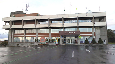 たいそうな建物のまま