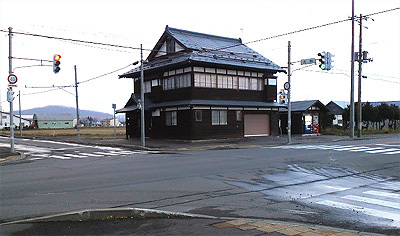 車が突っ込んだりしないのかな？