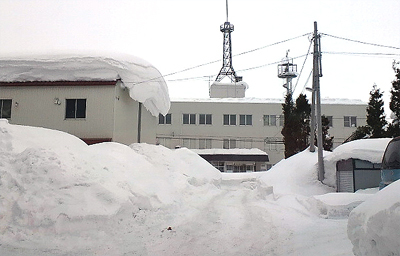 雪津波・・という言葉は無い