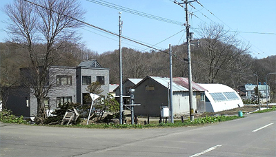 自宅だけ見ると農家とは思えない