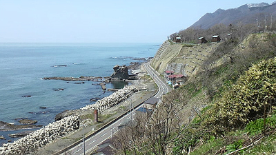 寝てる間に崩れ落ちそう