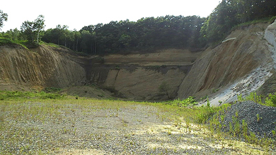 採掘跡か