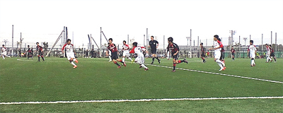 競り合い