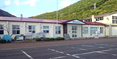 簡素な学び舎