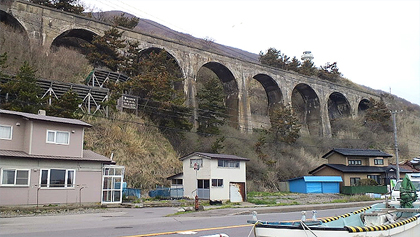 古代ローマの水道橋か