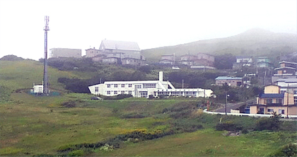 船頭多くして船山に登る