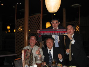 酔いが回りつつあるオヤジたち