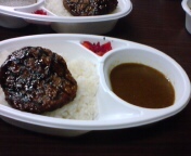 今日の夜食は恒例？のハンバーグカレー