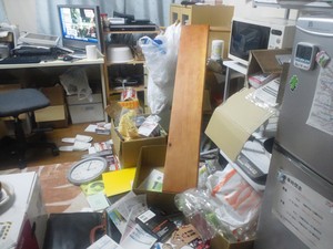 地震直後の部屋の中
