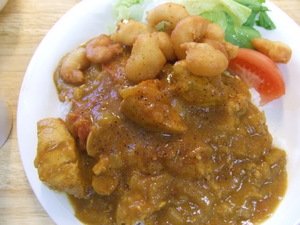イタカレの料理で余ったココナッツミルクたっぷりのカレー