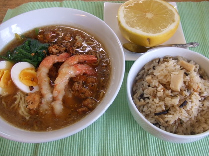 麺るいったってご飯もあるやん