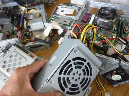 パソコンは電気無ければタダの箱