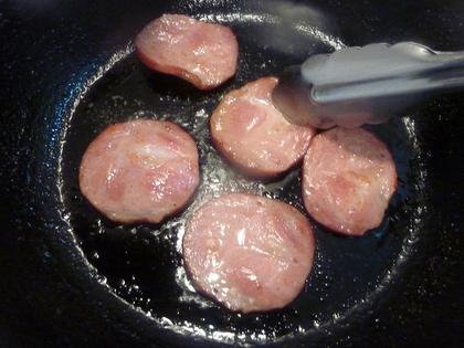 ラードで焼きます