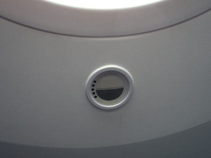 LEDで減光量が表示されます