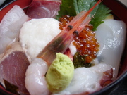 海鮮丼。