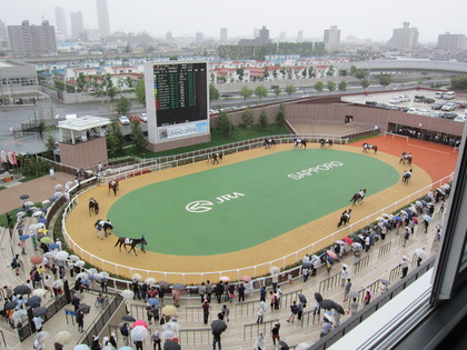 競馬場！